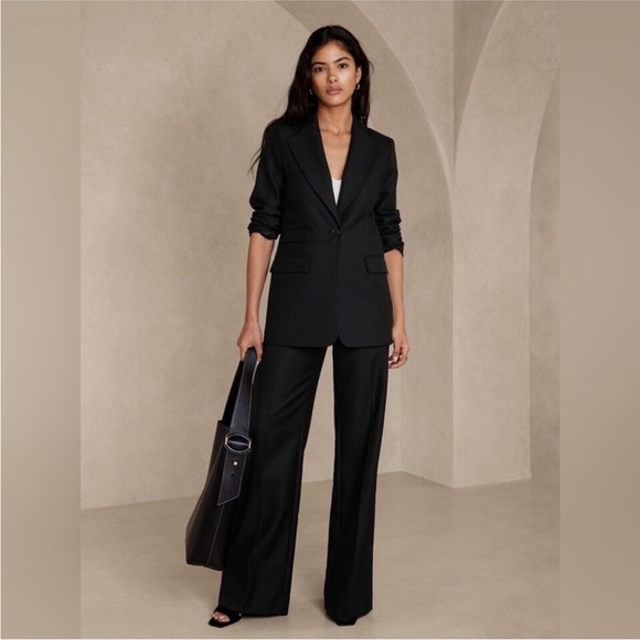 Banana Republic Jackets & Blazers - NWT Banana Republic Lido Sculpted Italian Wool Blazer